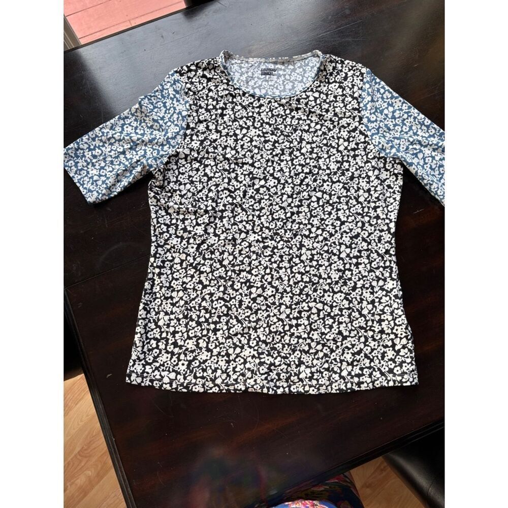 Land’s End elbow sleeve rash guard elbow length black, white, blue Med 10-12